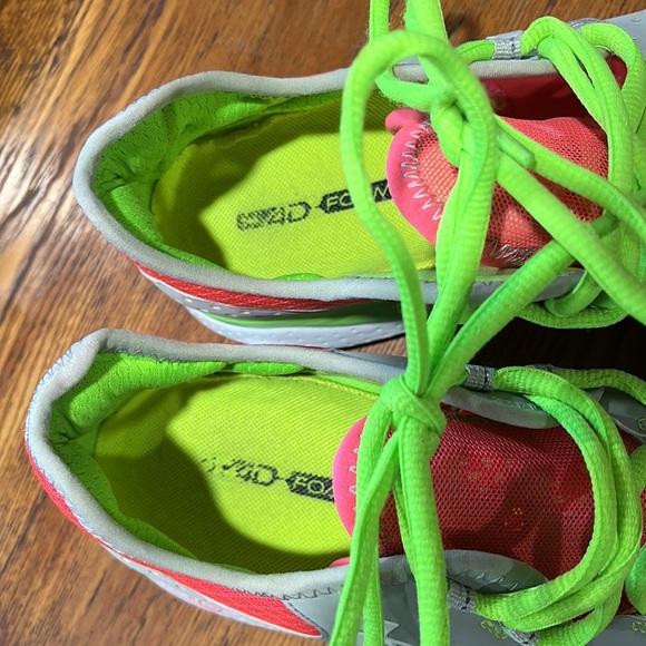 Under Armour Women’s shoes aside 10 - Picture 8 of 10